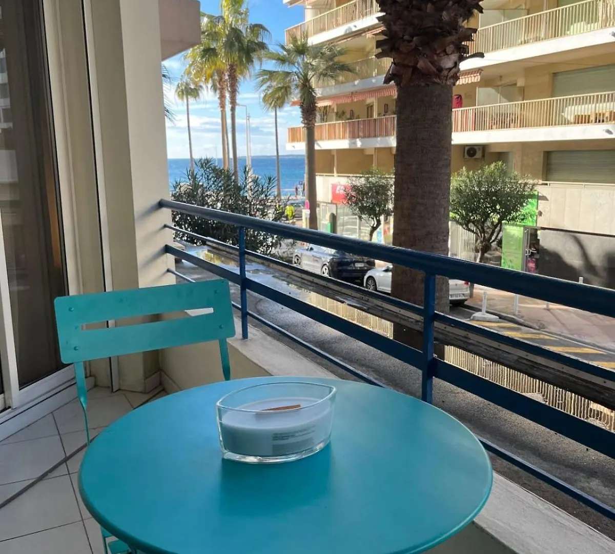 Apartment Juan Les Pins Sea View In The Heart Of Town With Its Merchants Αντίμπ