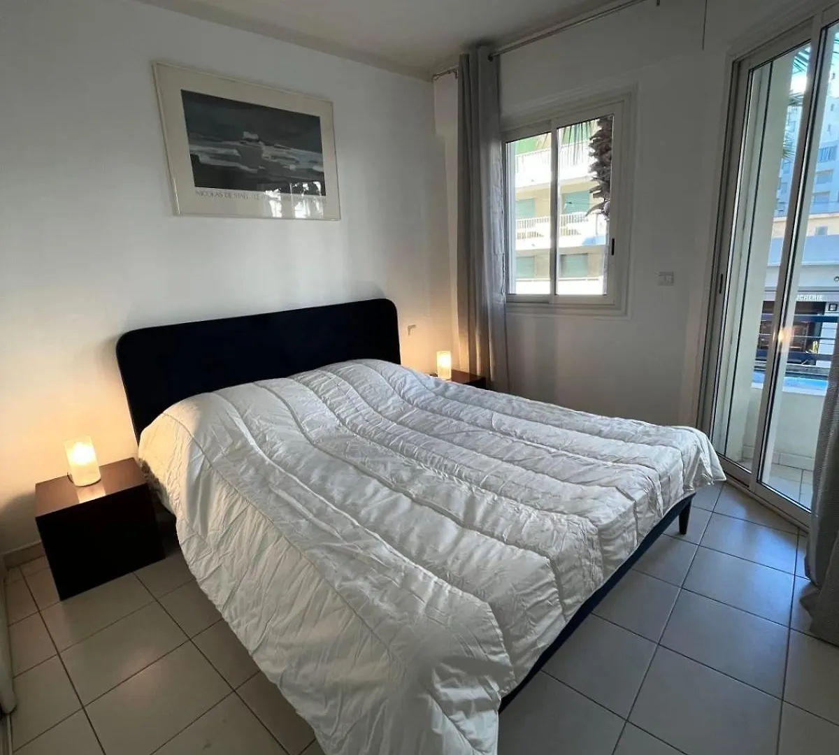 Apartment Juan Les Pins Sea View In The Heart Of Town With Its Merchants Αντίμπ