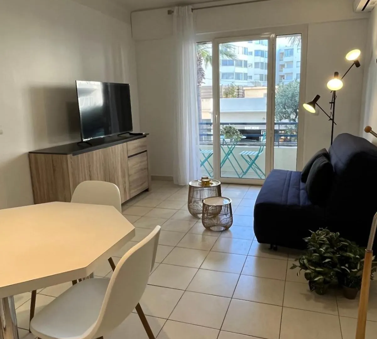 Apartment Juan Les Pins Sea View In The Heart Of Town With Its Merchants Antibes France